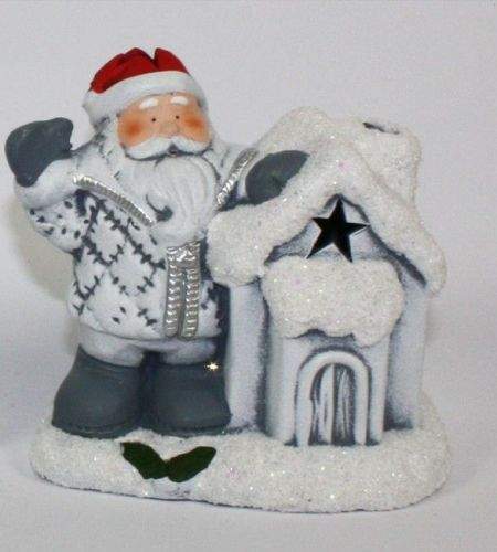 DUE ESSE Vánoční keramická dekorace Santa se svítícím domečkem 13 cm, typ č.2