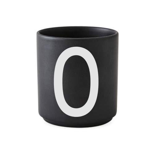 Černý porcelánový hrnek Design Letters Alphabet O, 250 ml