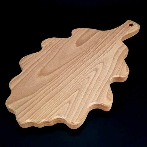 AMADEA Dřevěné prkénko ve tvaru dubového listu