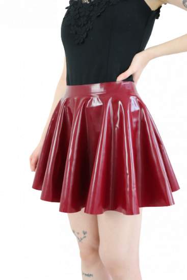 Červená latexová sukně Misty S
