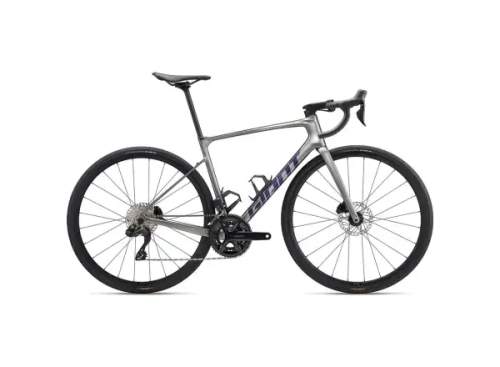 Giant Defy Advanced 1 Charcoal/Milky Way 2024 Průměr kol: 28" (700C), Výška rámu: (54 cm), Velikost rámu: L